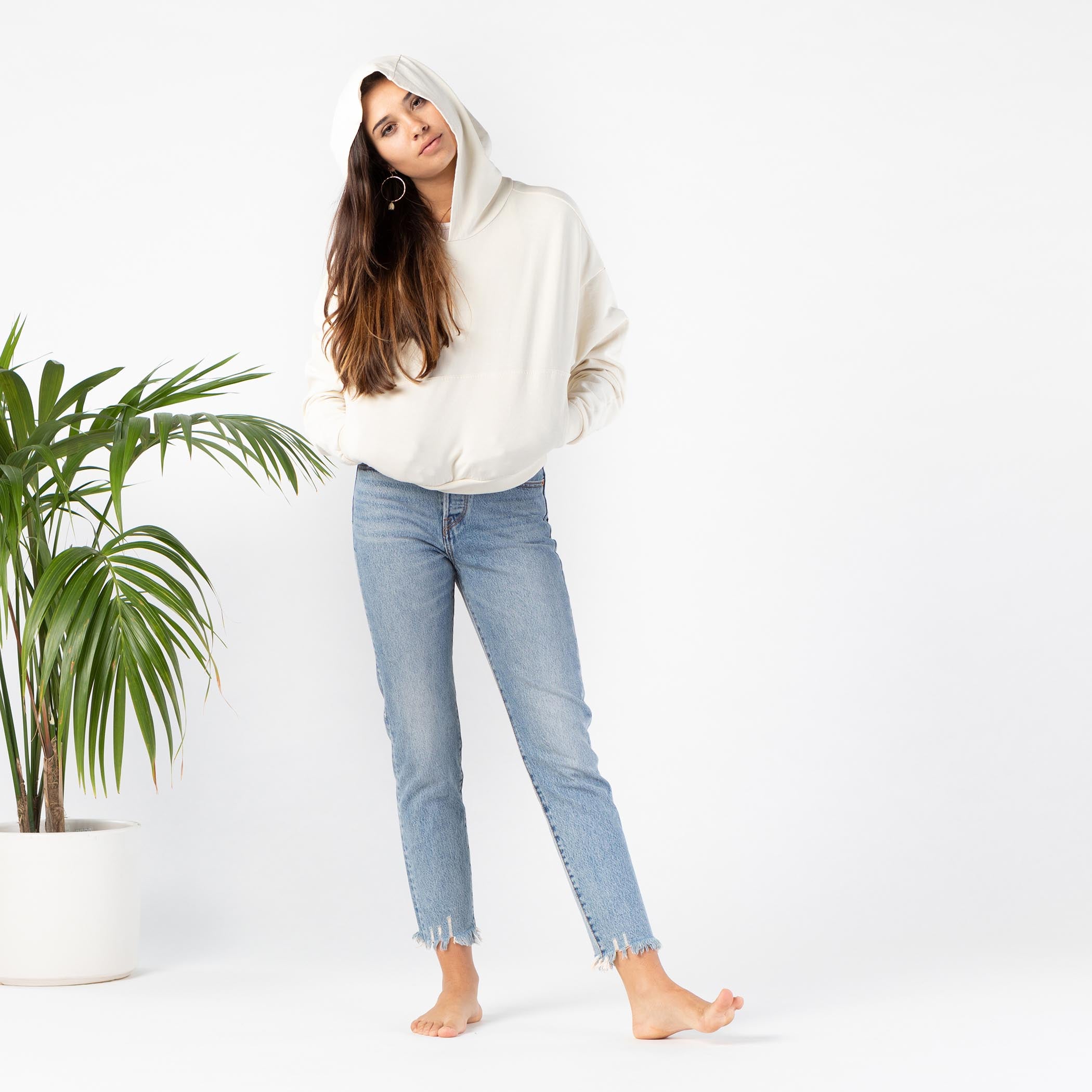 travel_hoodie_sandstone_f4-op.jpg